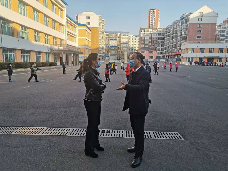 市教育局党组书记局长安军莅临鸡西市南山小学指导调研