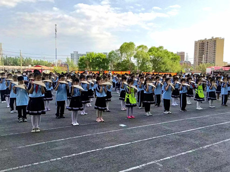 创多彩活动育博雅少年鸡西市跃进小学开展课后服务展示活动