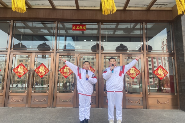 2、学生诗朗诵.jpg