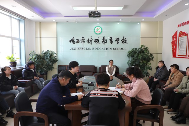 2.教学副校长蔡兴男讲话交流教育教学工作.jpg