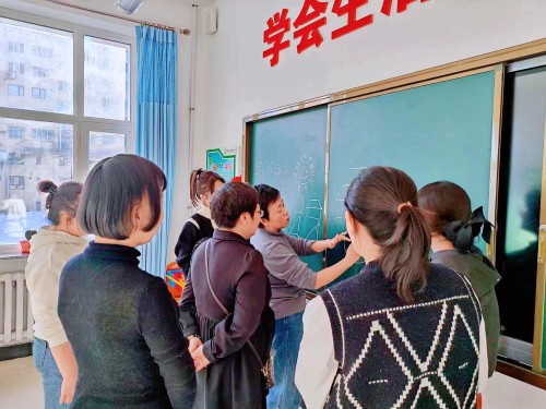 3.数学、音乐体育组教师简笔画练习照片；.jpg