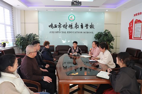 3.校领导召开体育组教师新学期工作会议；.jpg