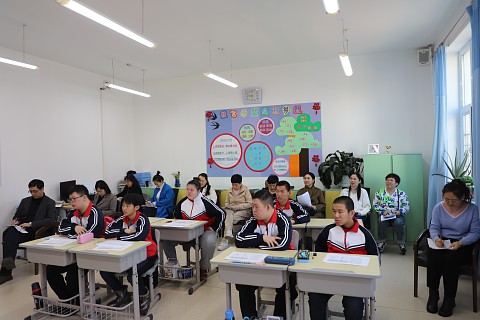 图1：教育学院领导听“推门课”.jpg