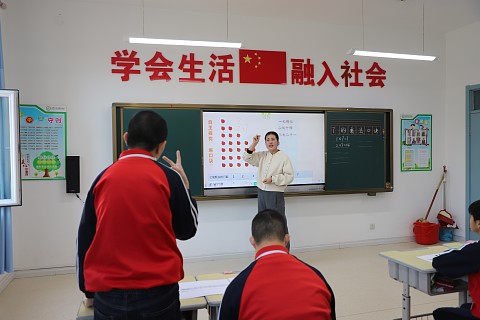 图2：许交老师上课精彩瞬间1.jpg