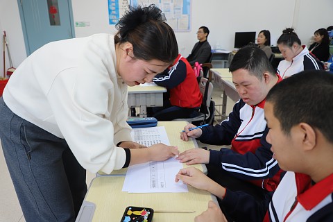 图3：许交老师上课精彩瞬间2.jpg