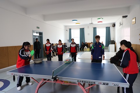 图1：牛新茹老师体育展示课精彩瞬间  .jpg