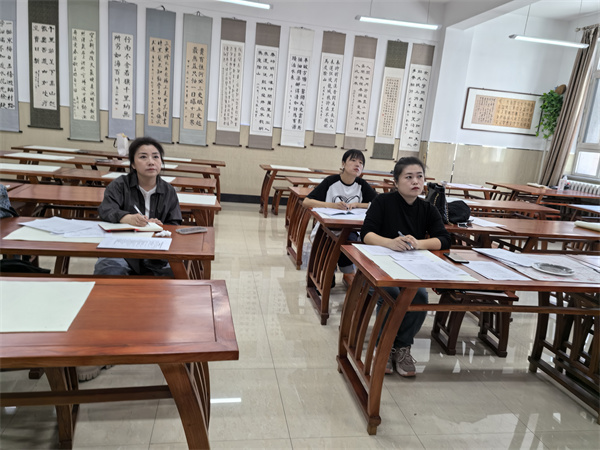 学科评委评课 8 (1).jpg