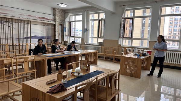 语文学科评委评课 4.jpg