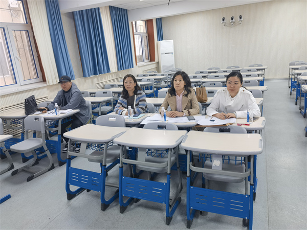 数学学科评委评课 5.jpg