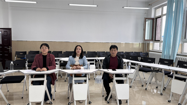 英语学科评委评课 6.jpg