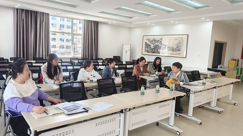 魏春丽校长指导点评.jpg