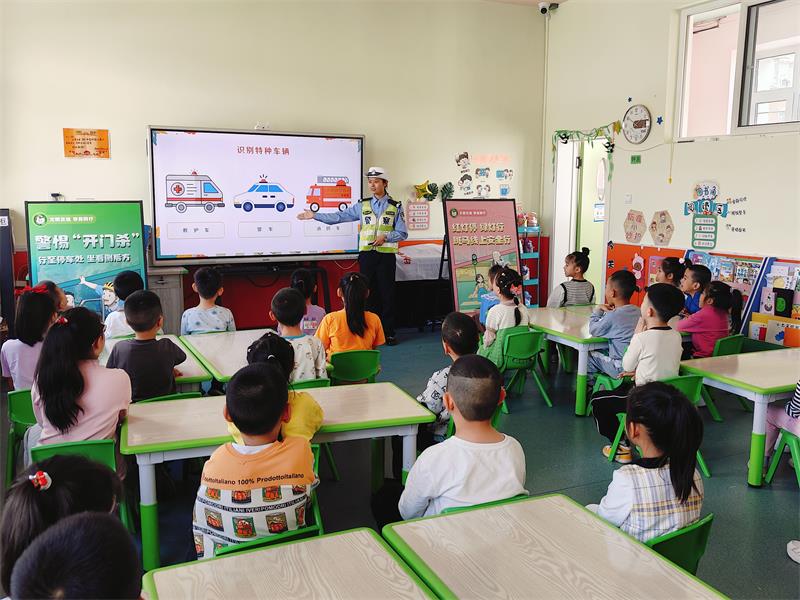 图片2：安全出行教育.jpg