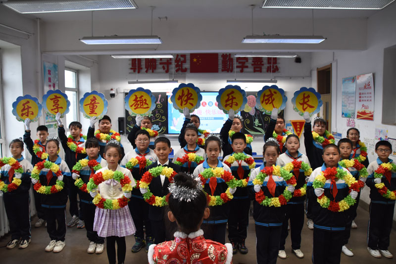图片二：“乐享童趣 快乐成长”合唱表演.jpg