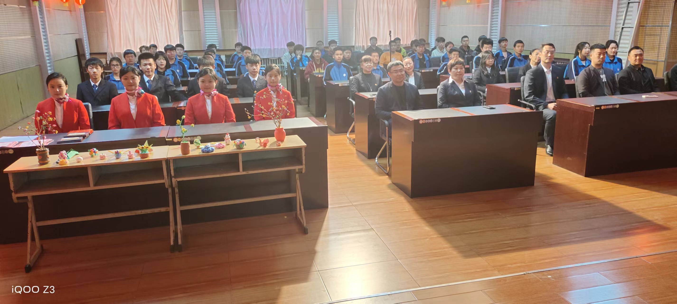 参会师生代表.jpg 参会师生代表.jpg
