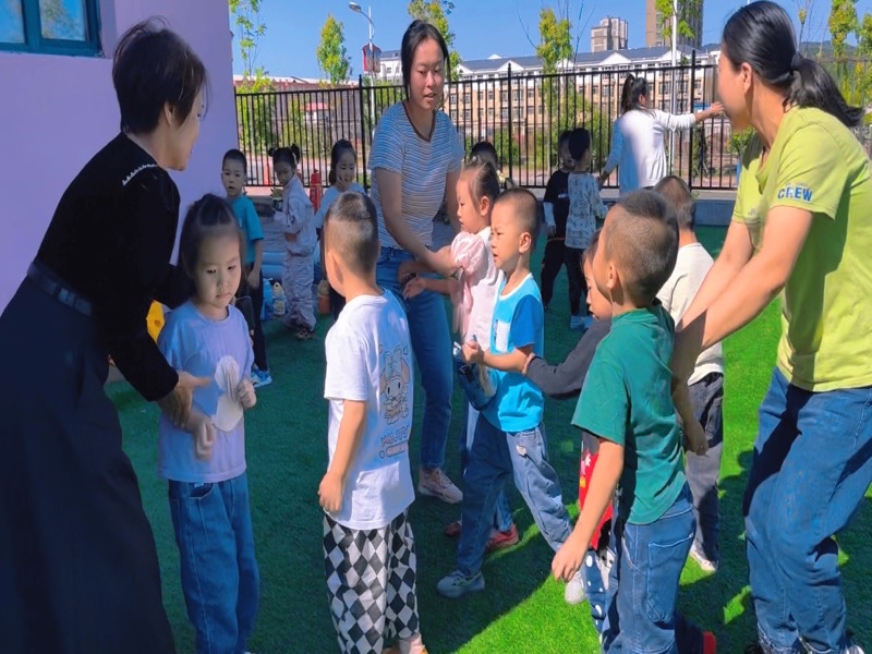 图片4：警报响起师幼撤离.jpg