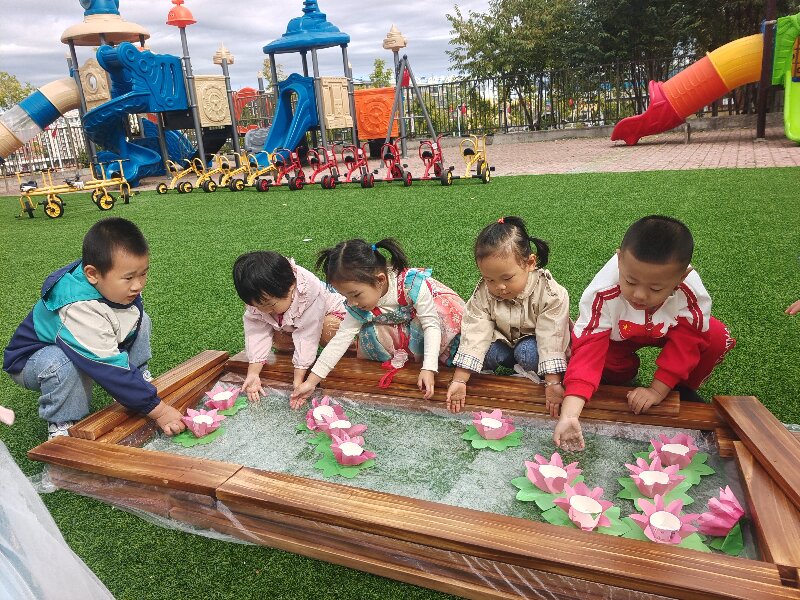 图片三：放花灯活动.jpg