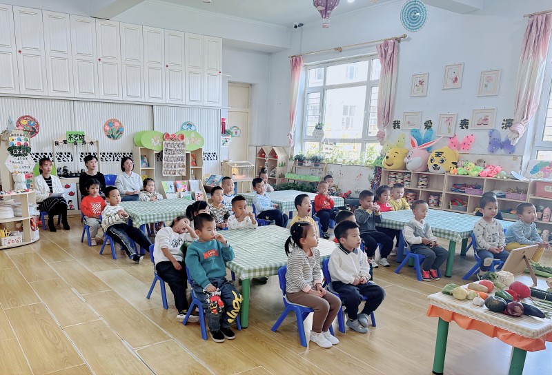 考核组评委听课(1).jpg