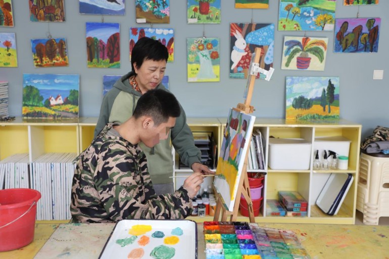 1.特色丙烯油画课堂.jpg