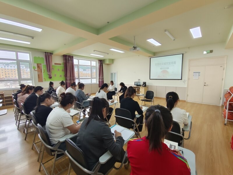 图片一：组织教师召开宣传周启动仪式.jpg