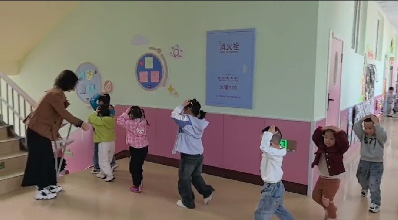 图片二：防震减灾疏散演练.jpg