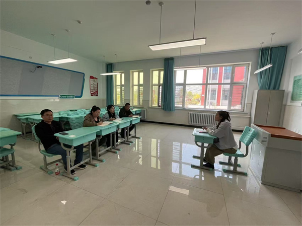 图片5科学学科培训现场.jpg