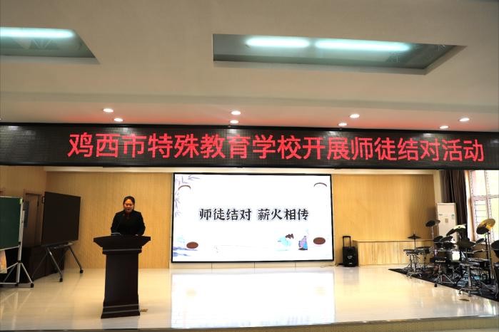 1.蔡兴男副校长为活动致辞；.jpg