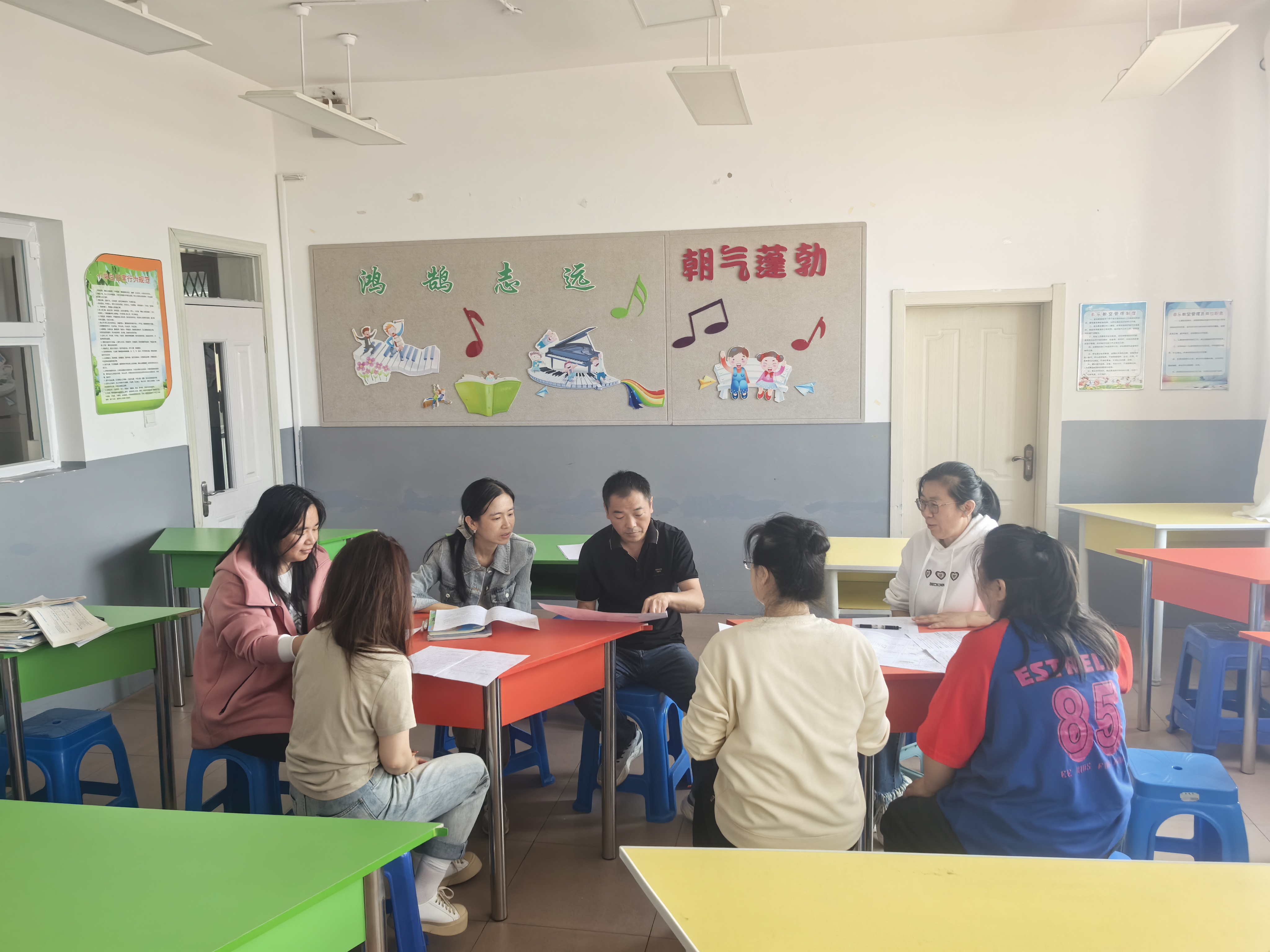 图片1：数学教师集体备课.jpg