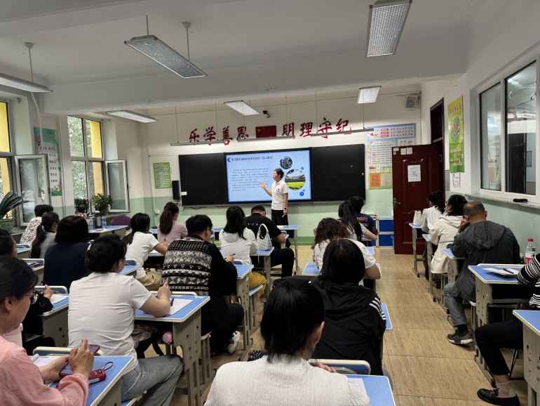 2.鸡西市特殊教育学校教务处主任许交培训精彩照片.jpg