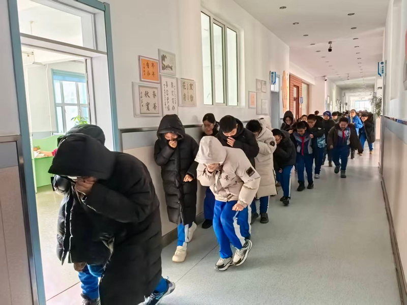 1 消防疏散演练.jpg 1 消防疏散演练.jpg