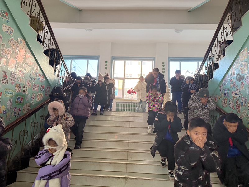 2 消防疏散演练.jpg 2 消防疏散演练.jpg