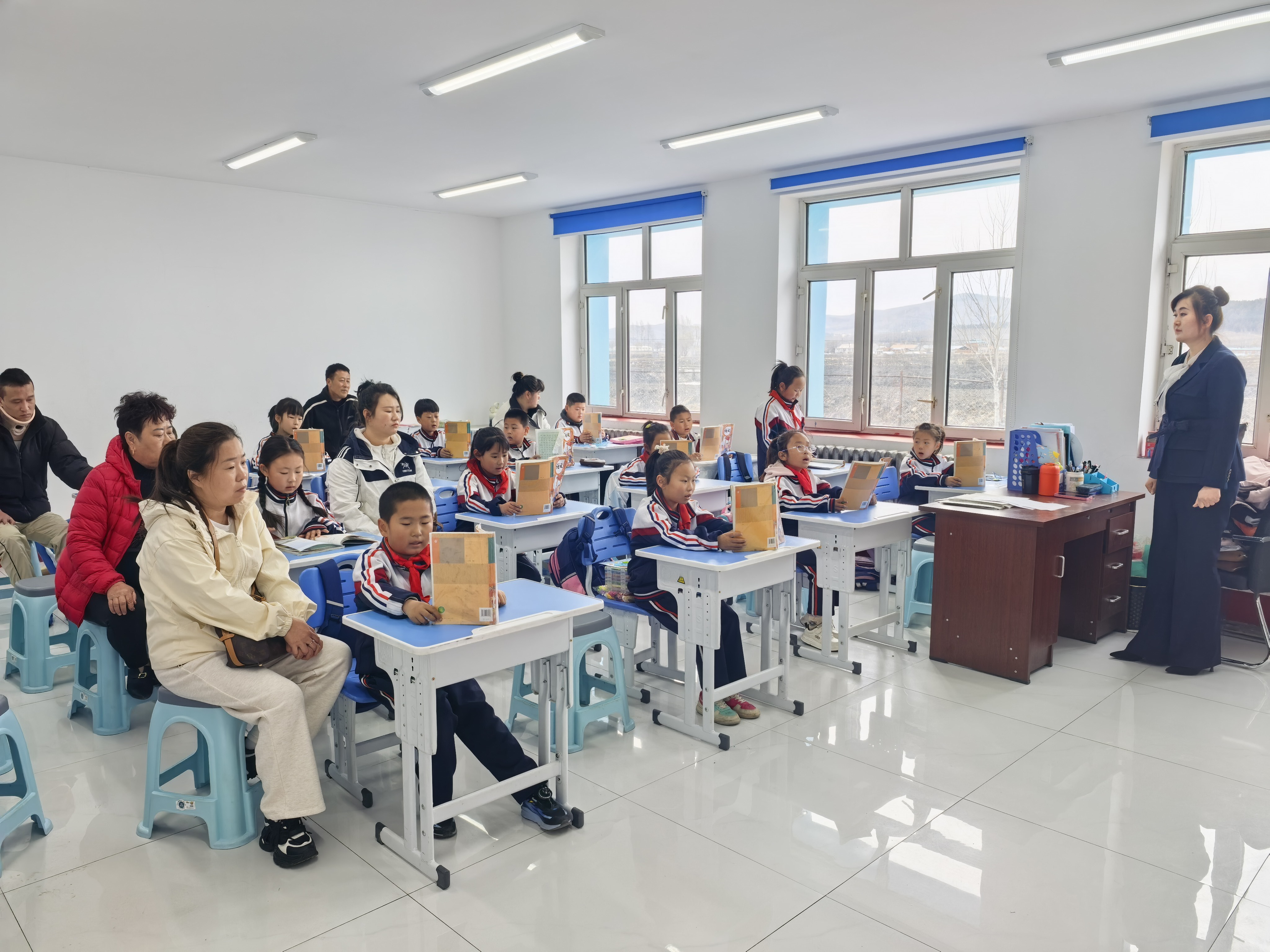邱晓宇老师上课2.jpg
