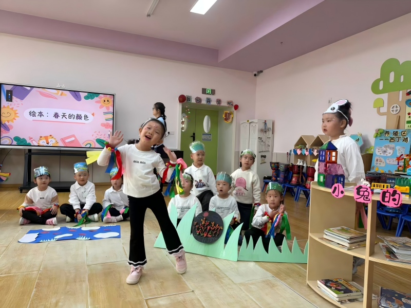 图片1：热情投入的小演员们.jpg