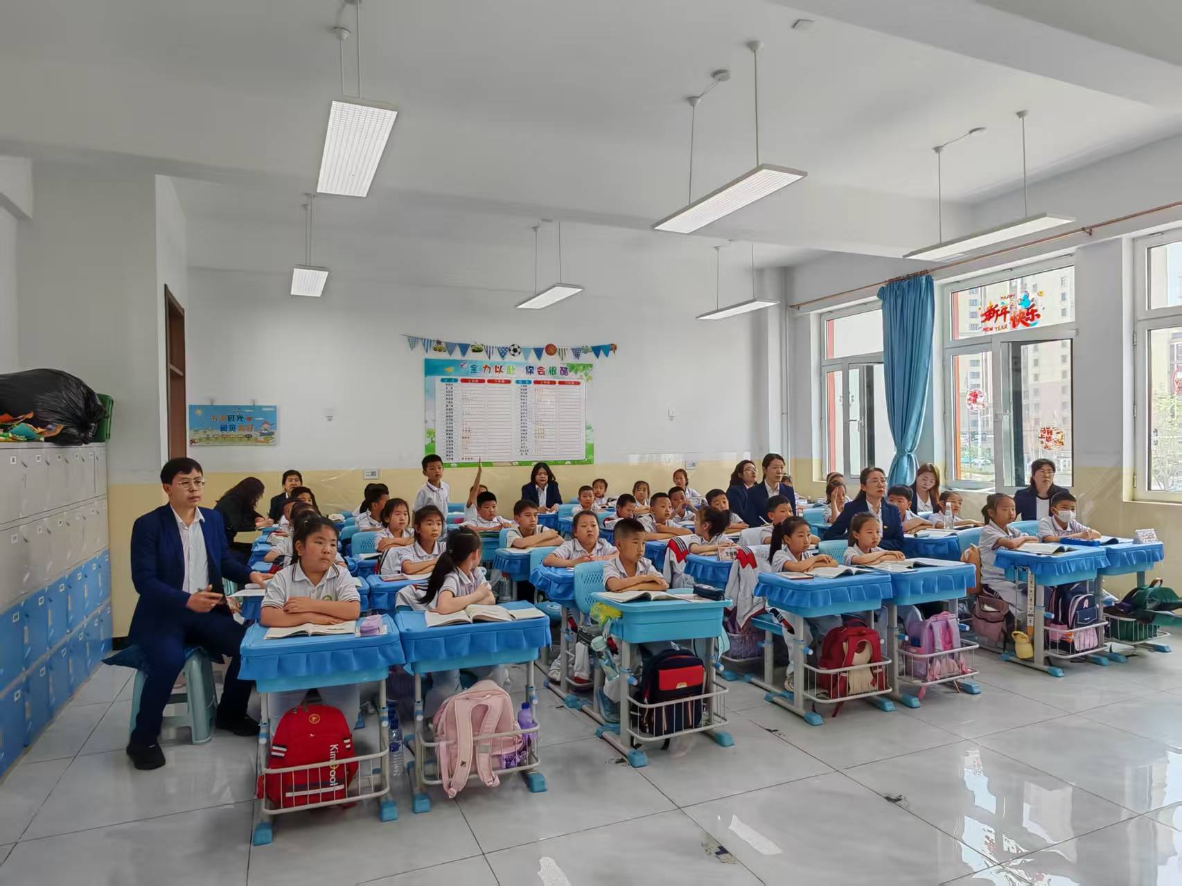 图一数学教研组听课.jpg