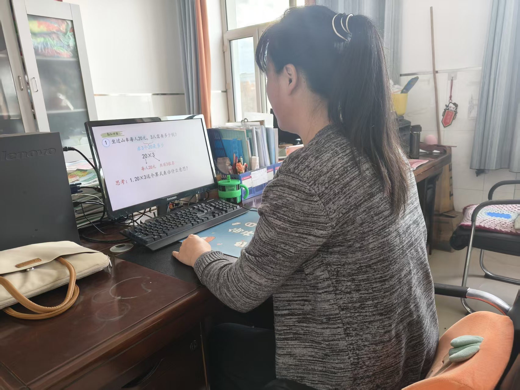 图片1：授课教师王玉喜精心研备单元课时教学设计.jpg